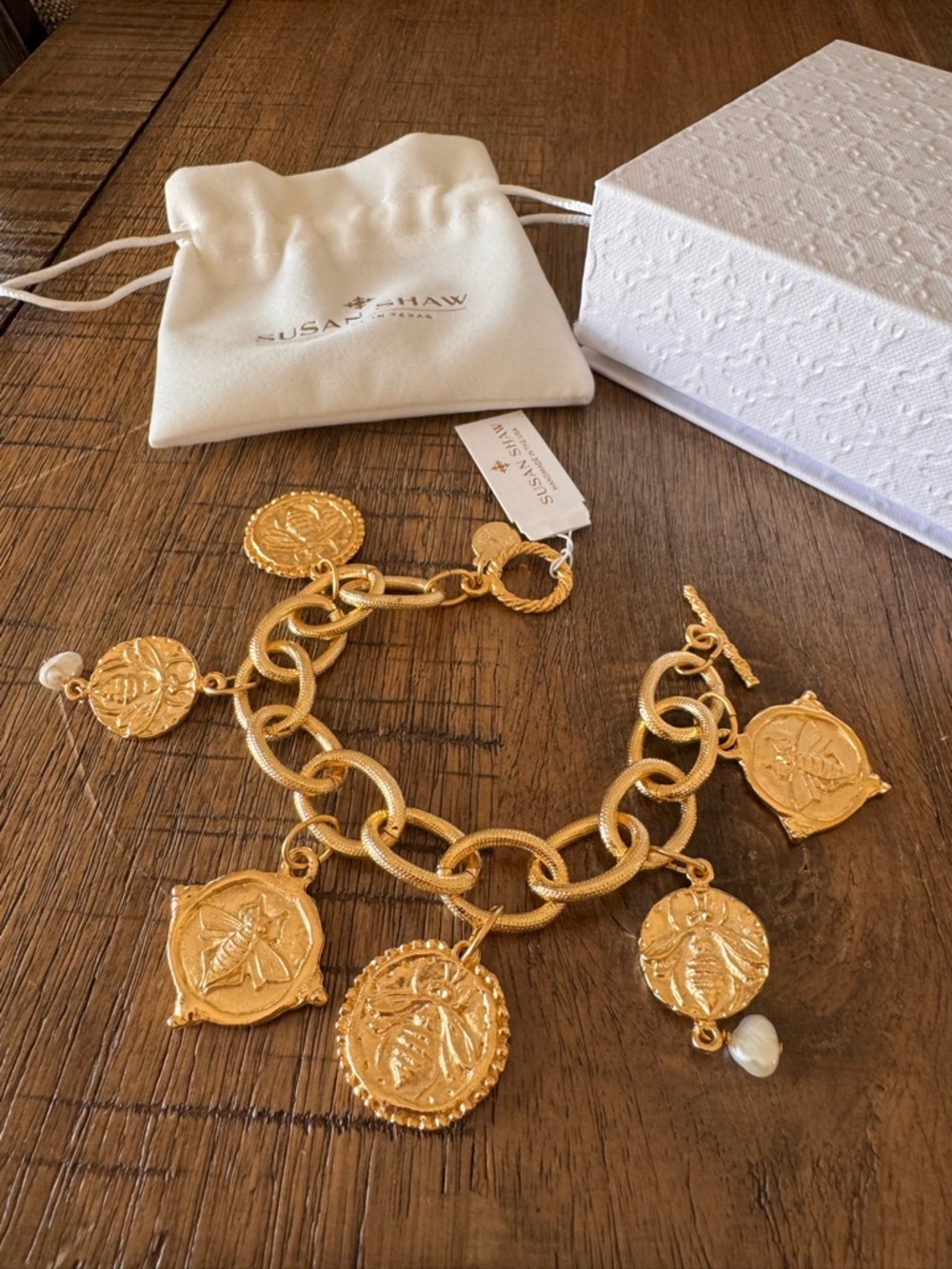 Susan Shaw Bee Intaglio Charm Bracelet - Gold - Picture 2 of 3